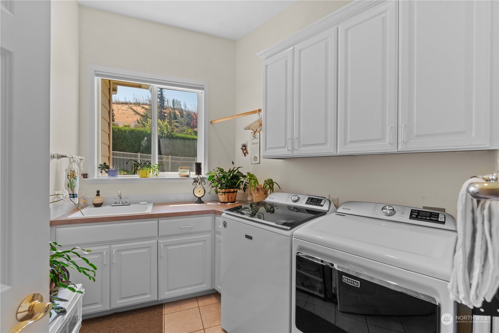 2071 Broadcrest Court