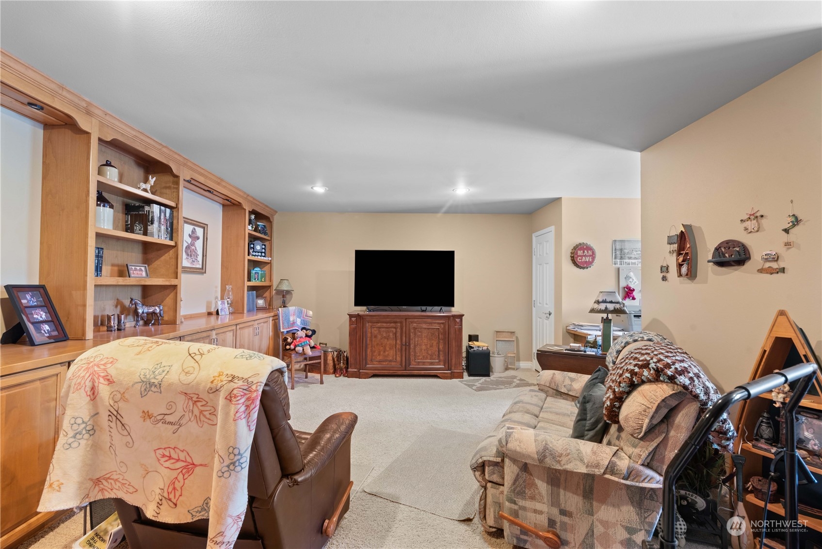 2071 Broadcrest Court