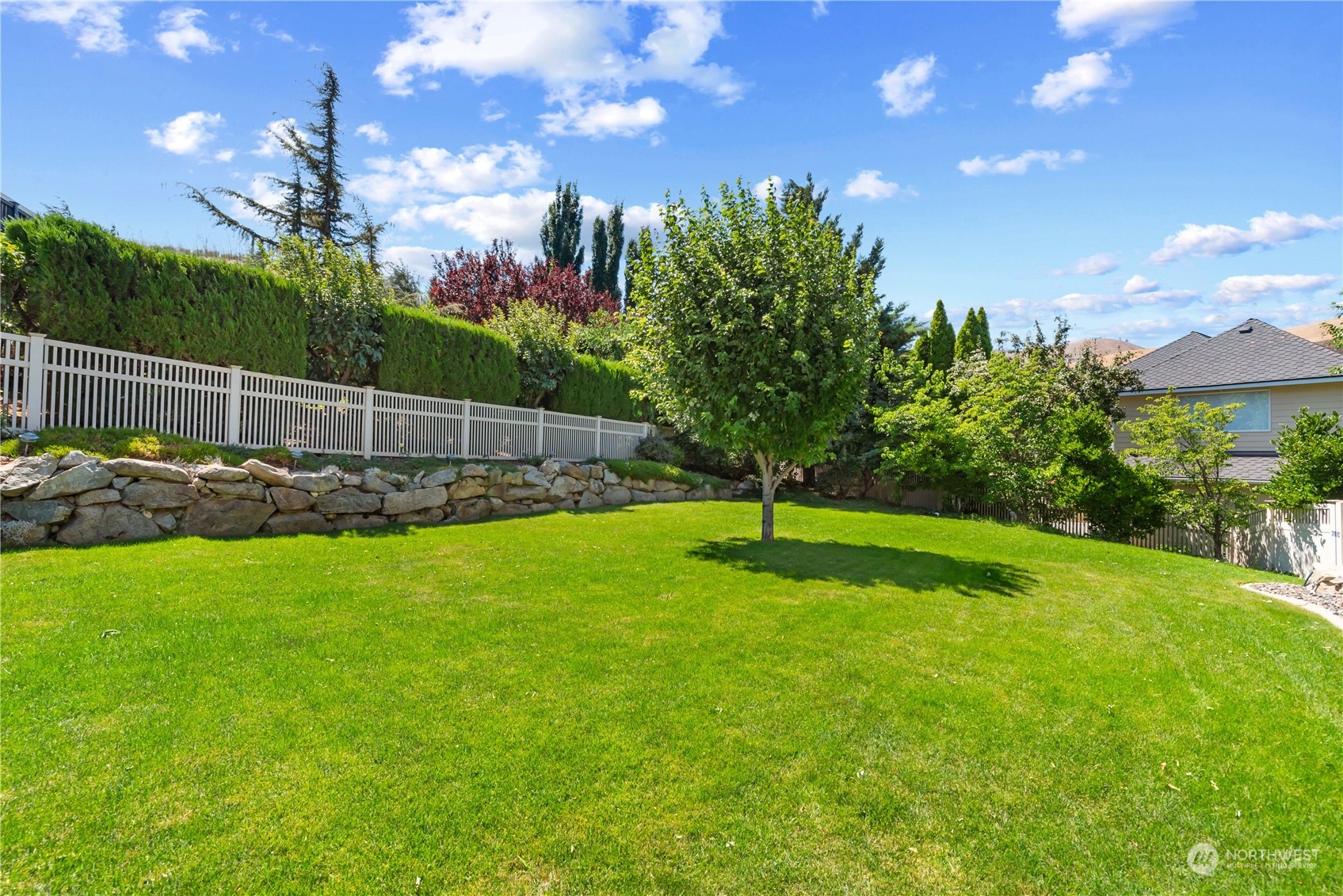 2071 Broadcrest Court
