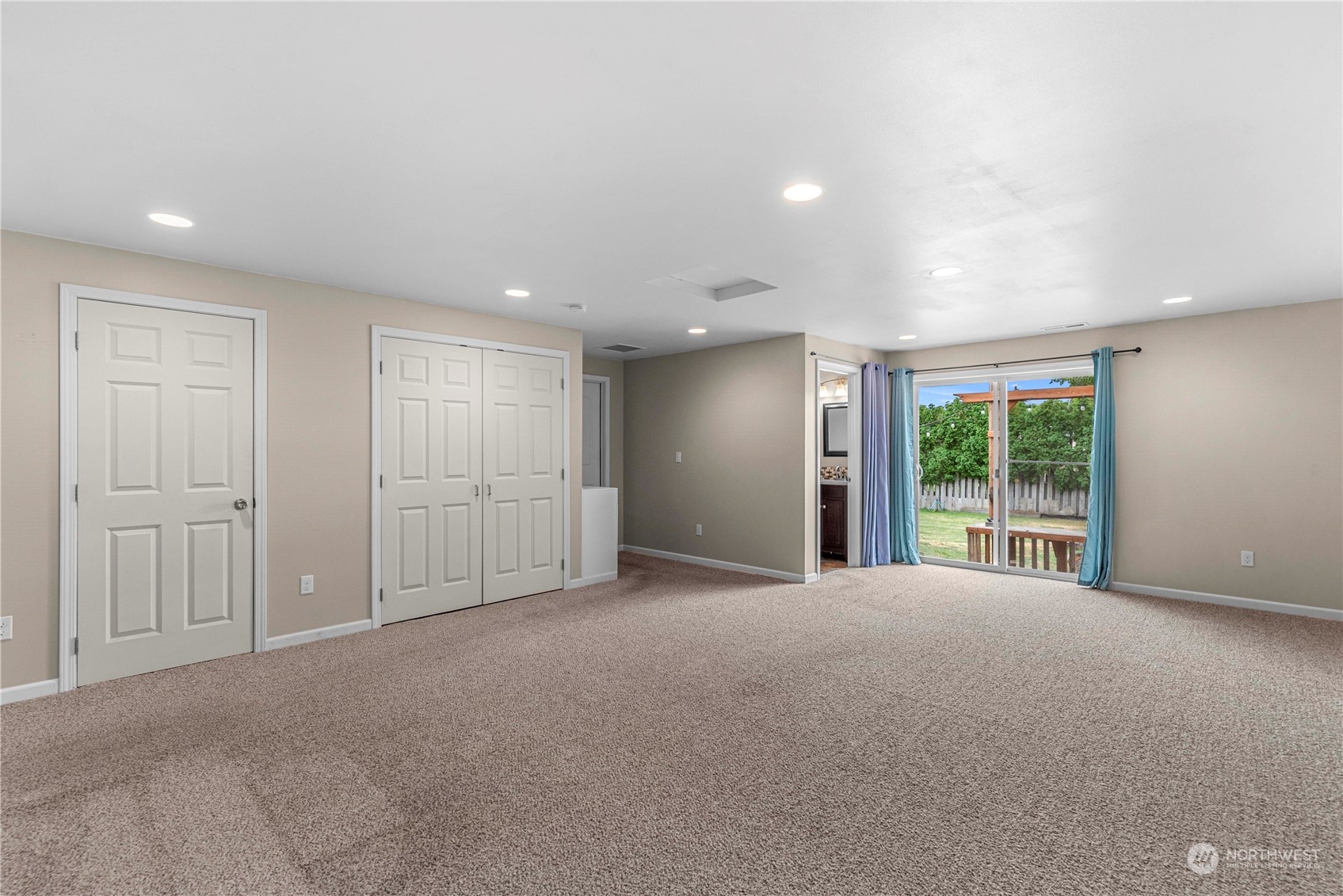 2408 3rd Street NE