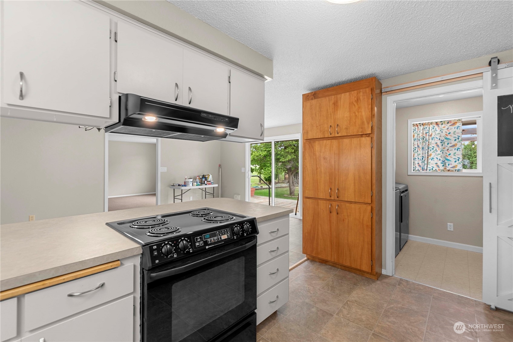 2408 3rd Street NE