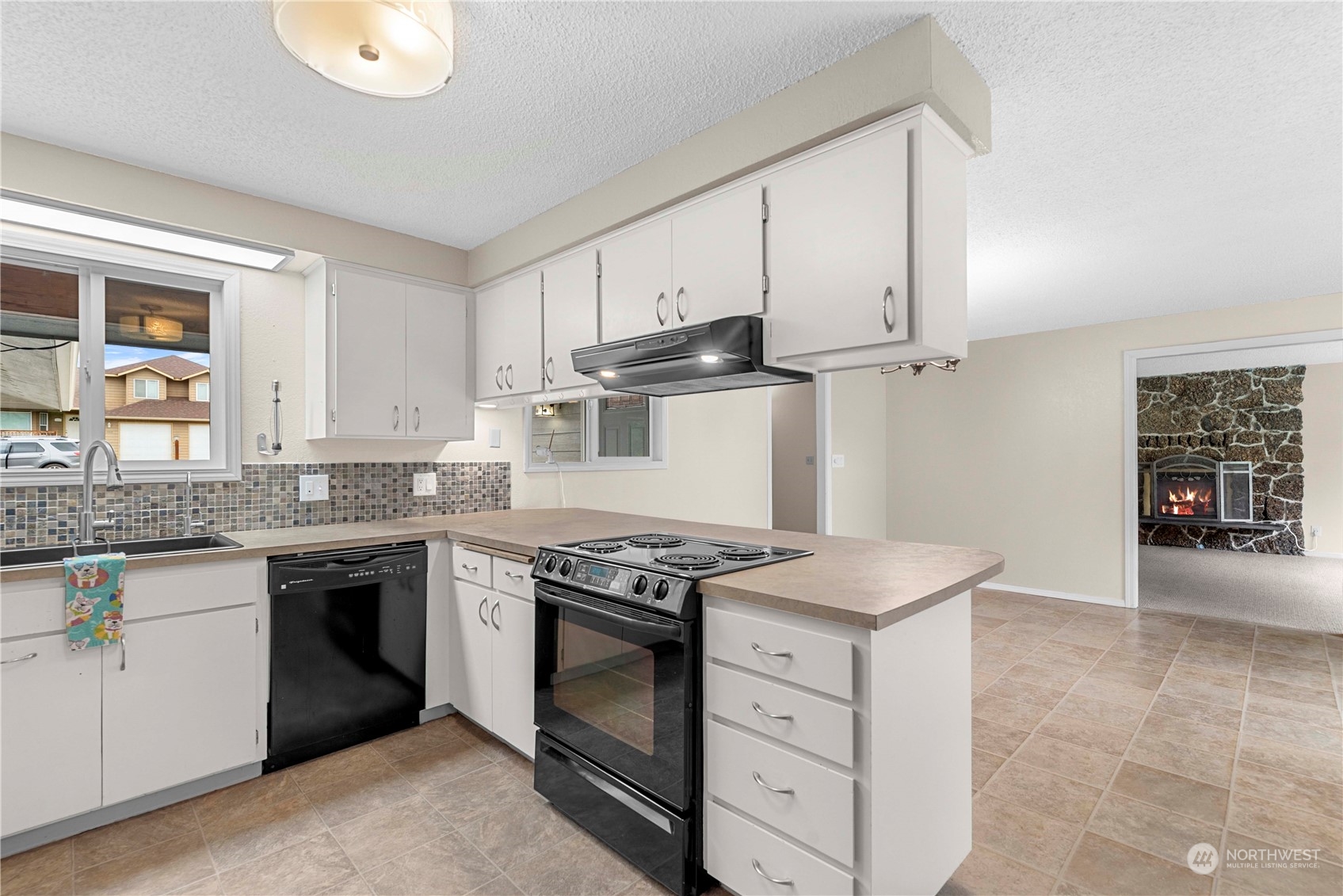 2408 3rd Street NE