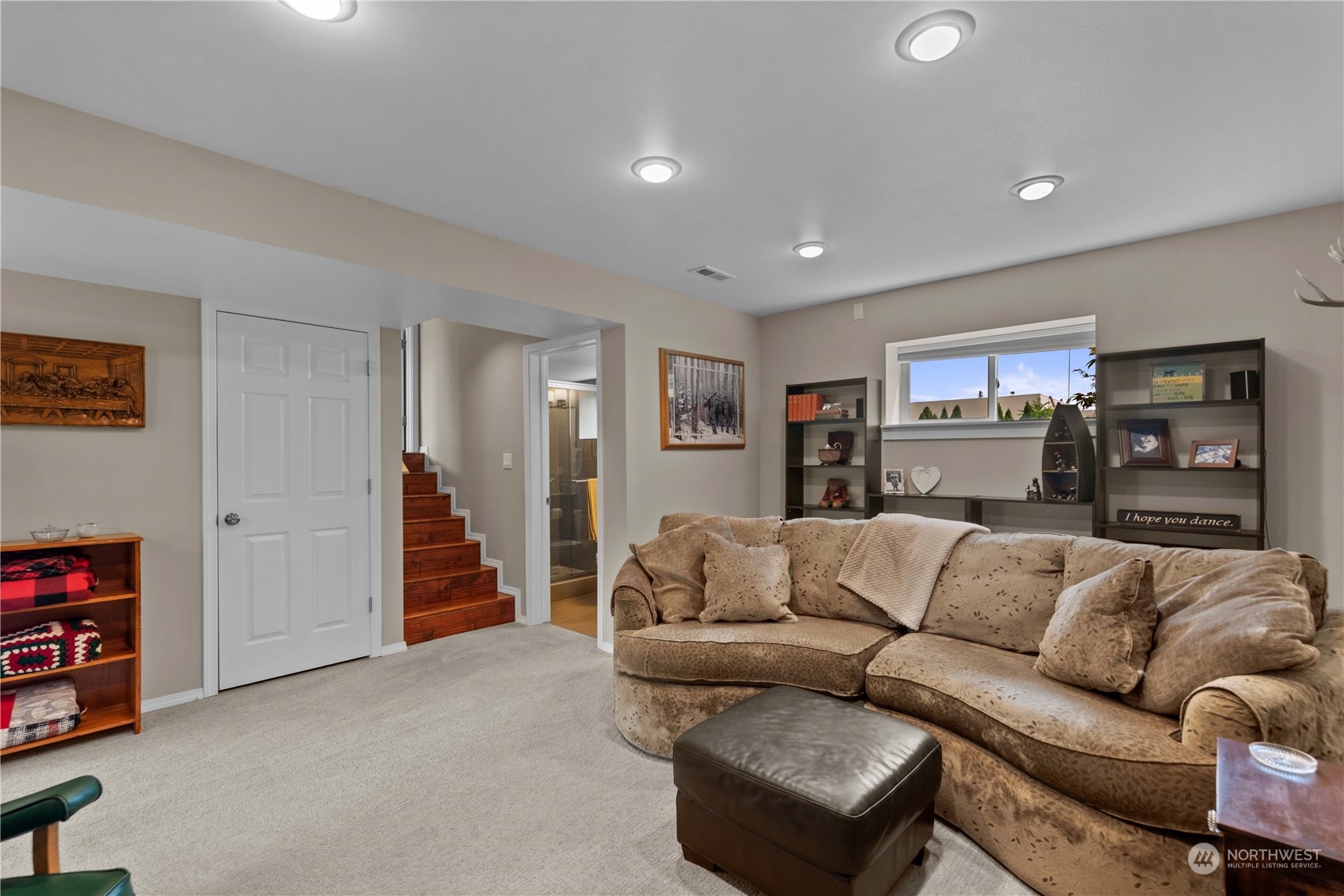 1009 Gellatly Street