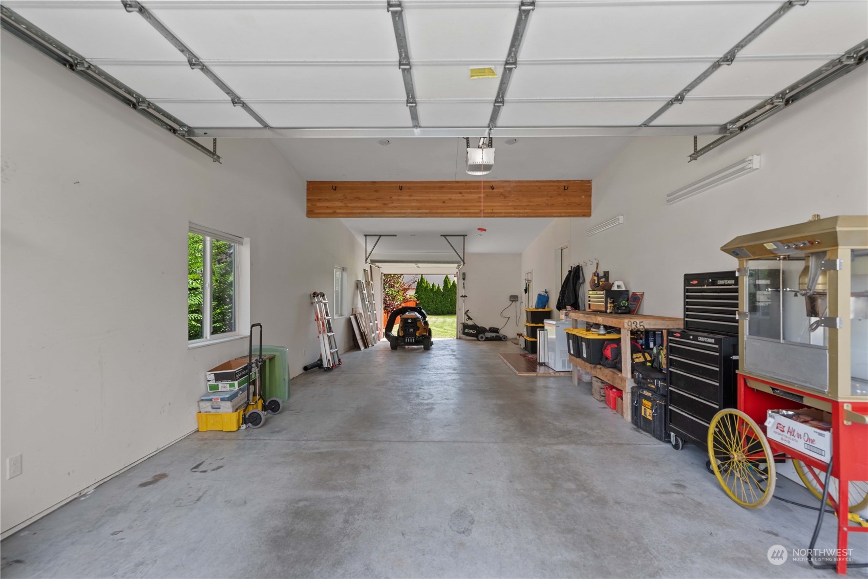 1009 Gellatly Street