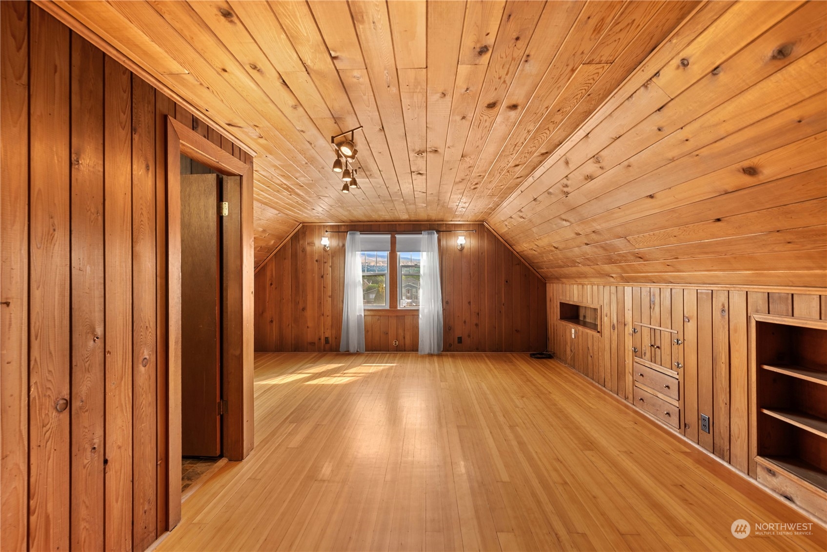 214 N Emerson Avenue