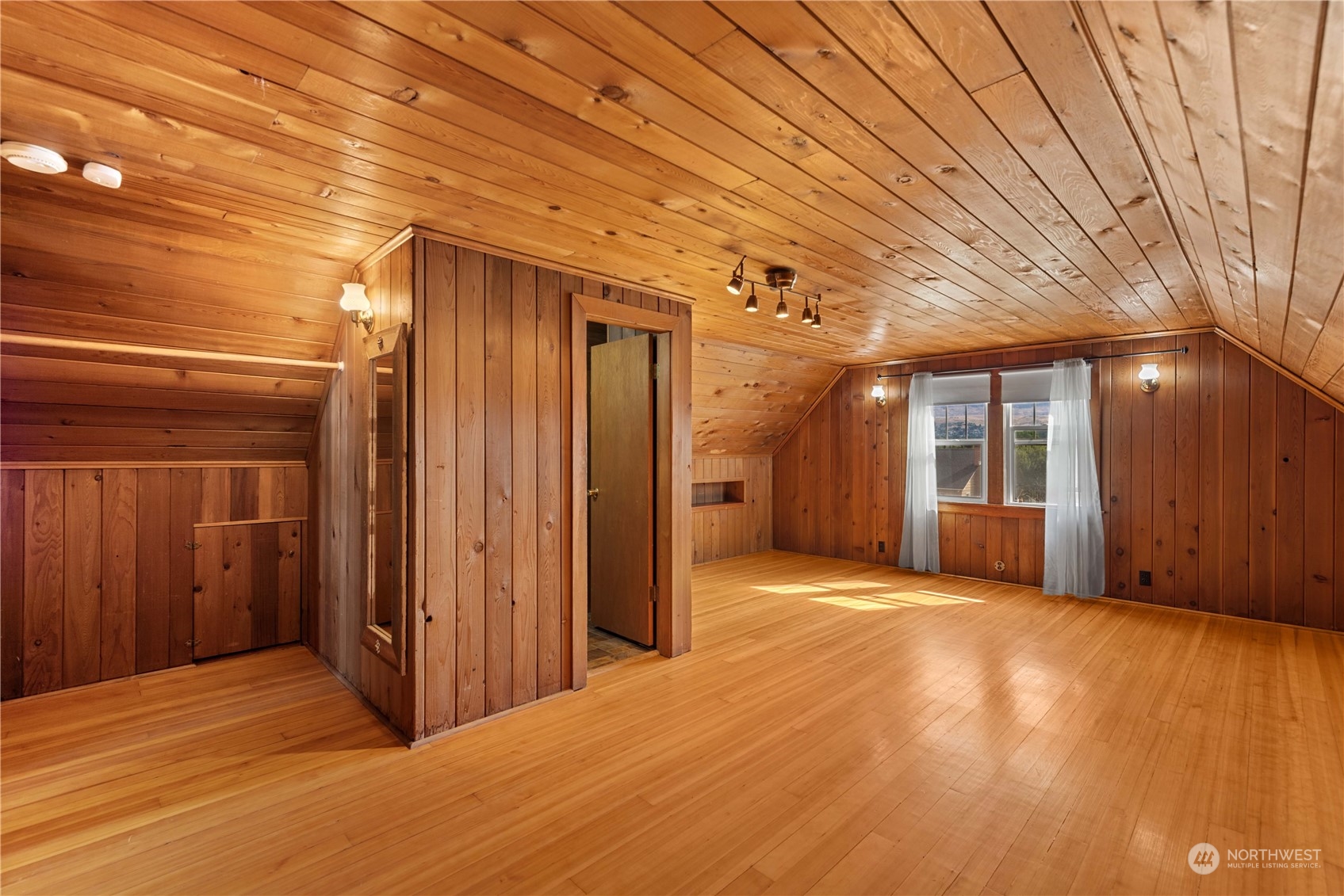 214 N Emerson Avenue