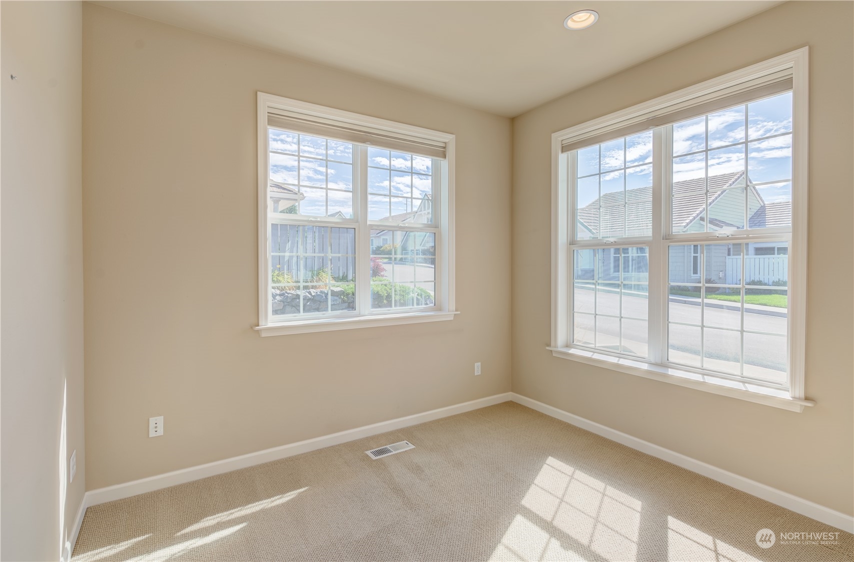 1494 Eastmont Ave Unit: 30