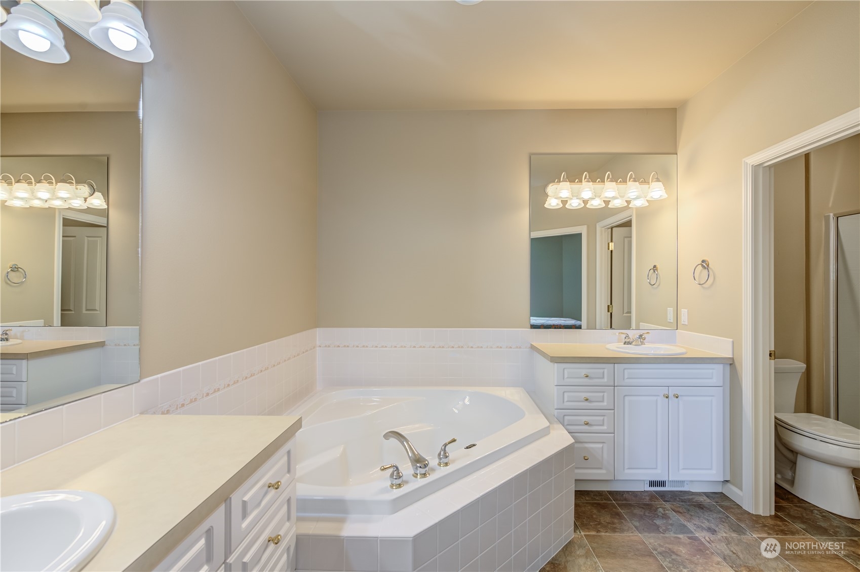 1494 Eastmont Ave Unit: 30