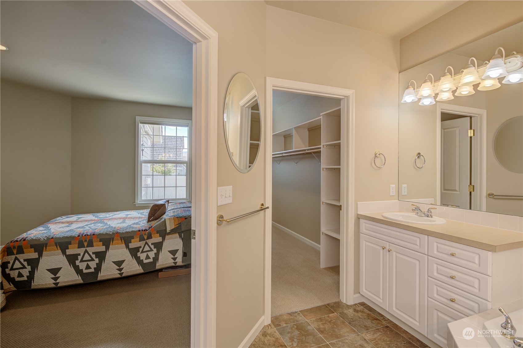 1494 Eastmont Ave Unit: 30