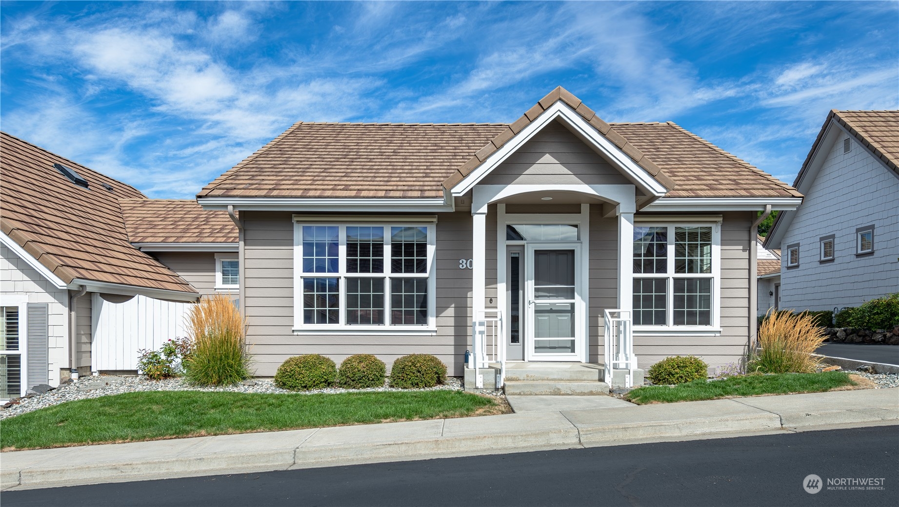 1494 Eastmont Ave Unit: 30