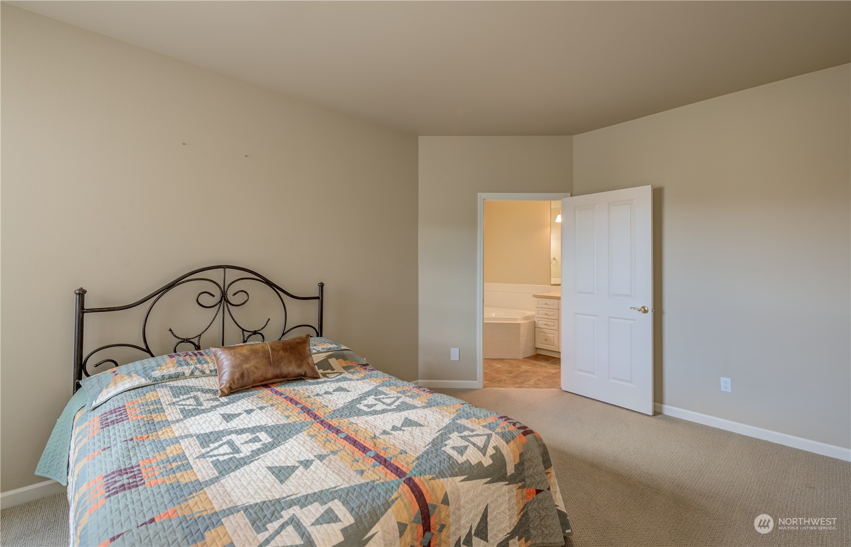 1494 Eastmont Ave Unit: 30