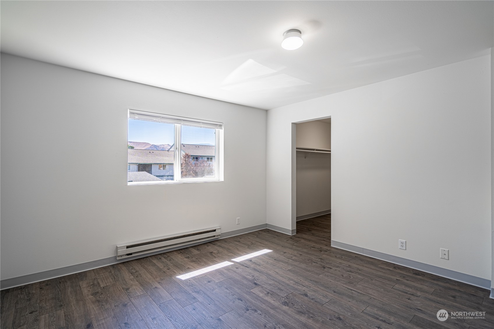 667 4th I & J Street NE Unit: I & J