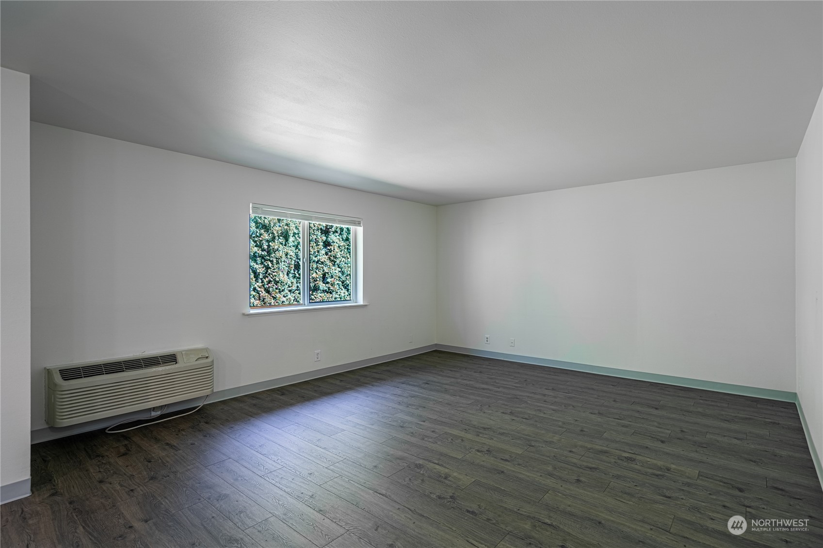 667 4th I & J Street NE Unit: I & J