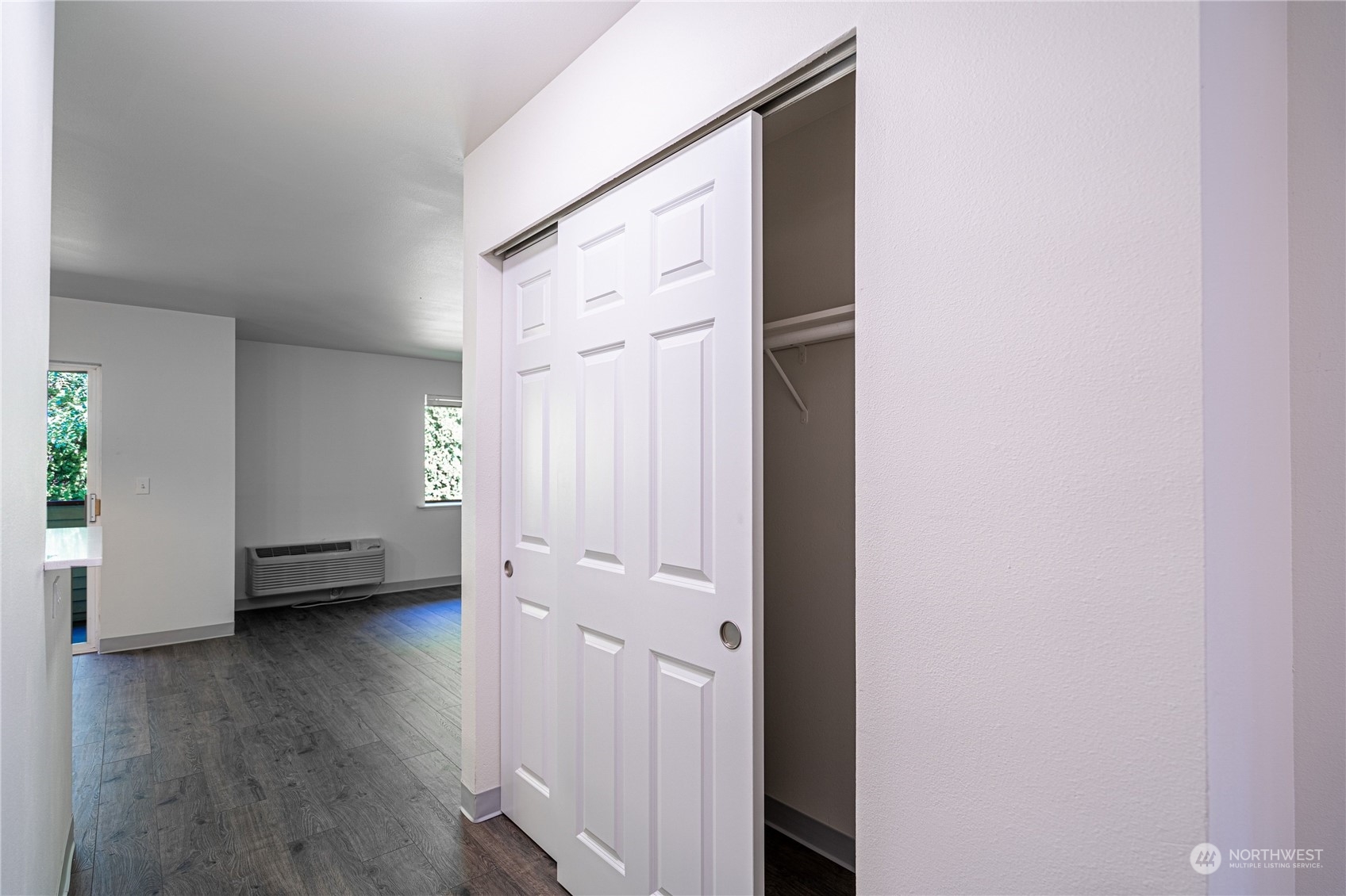 667 4th I & J Street NE Unit: I & J