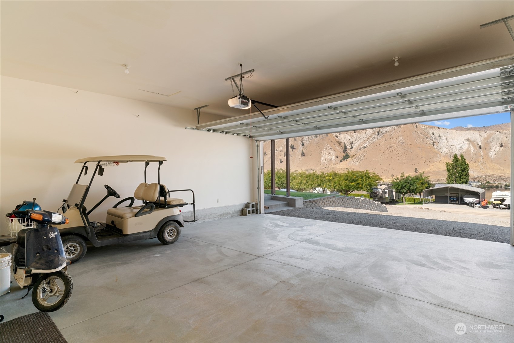 216 Willow View Drive