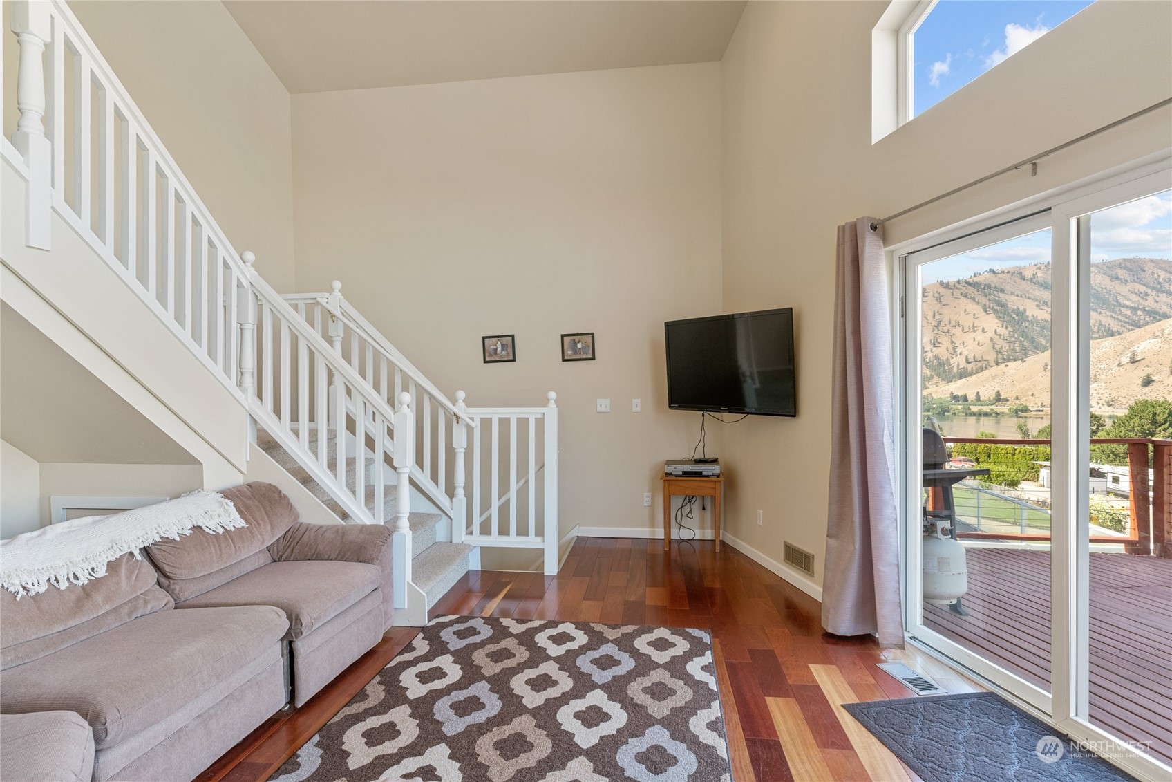 216 Willow View Drive