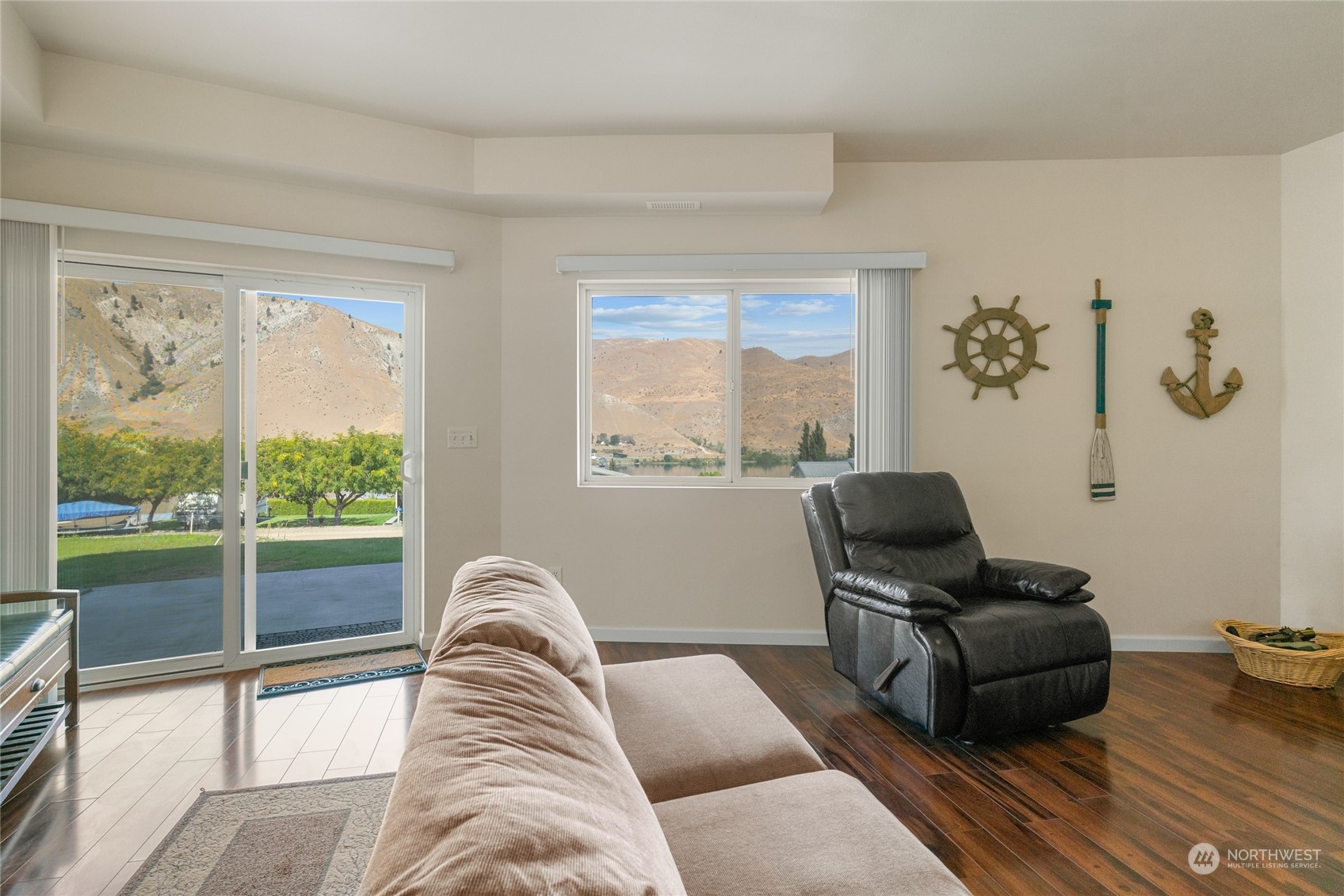216 Willow View Drive