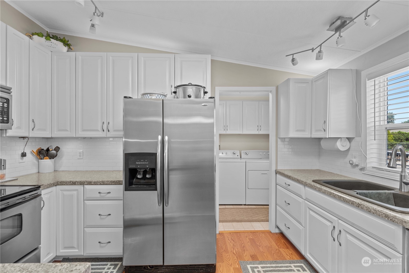 1606 Clark Drive Unit: 3