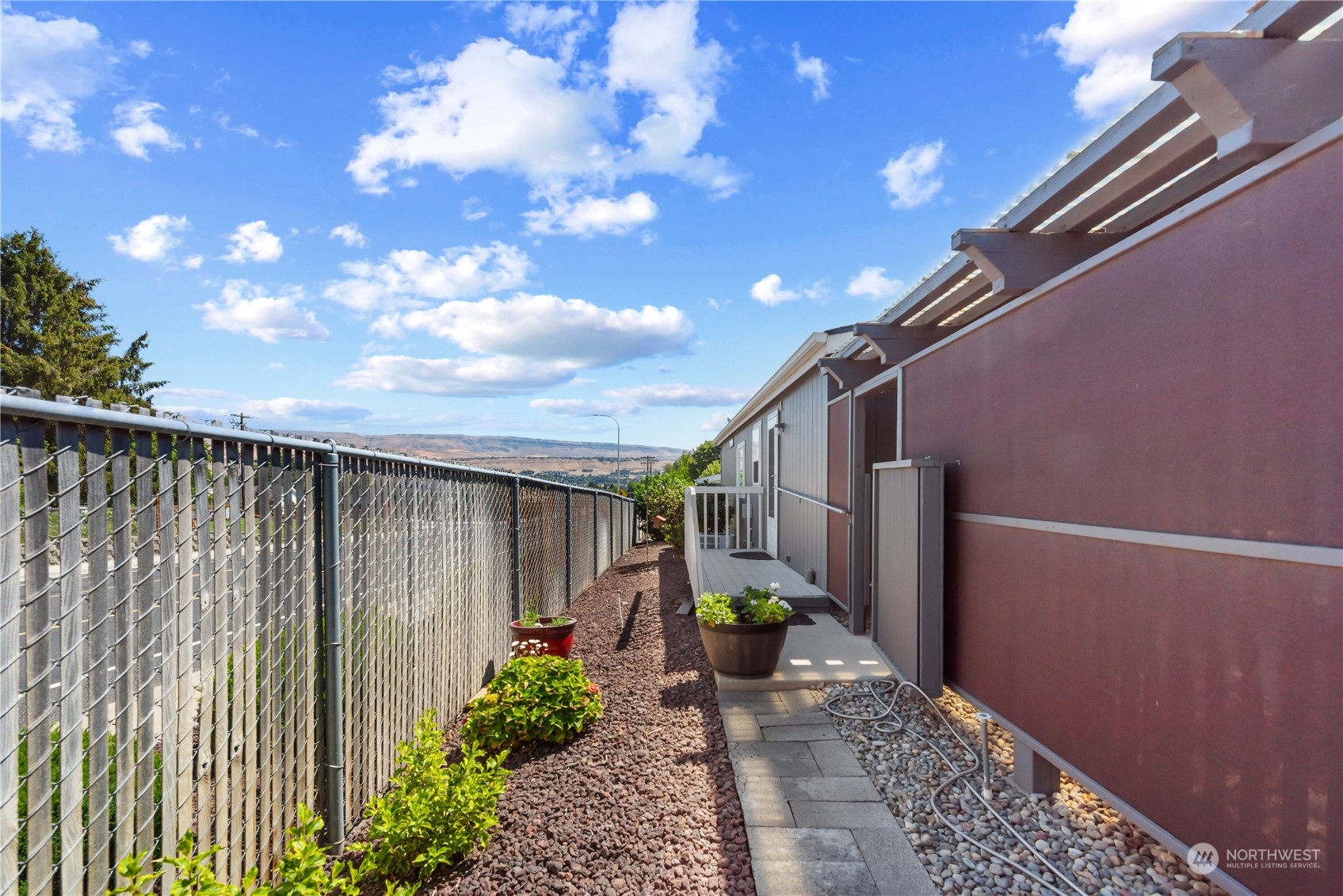 1606 Clark Drive Unit: 3