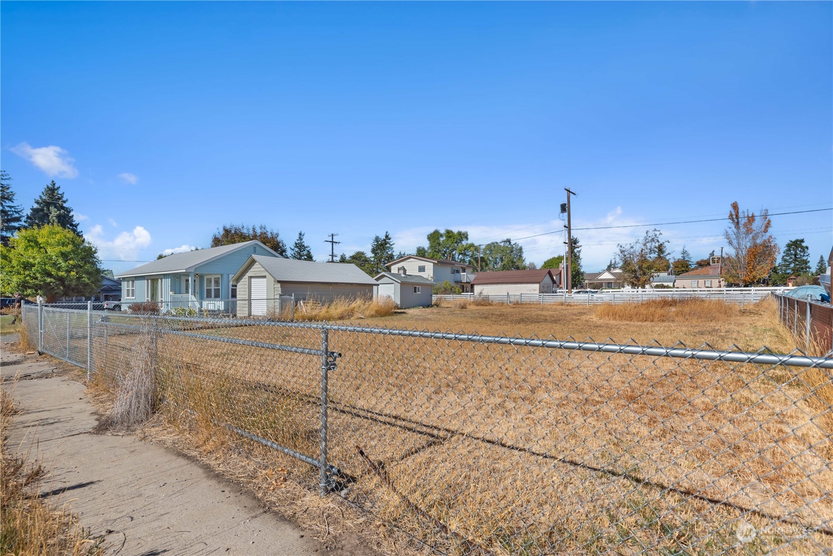 223 & 219 W Walnut Street