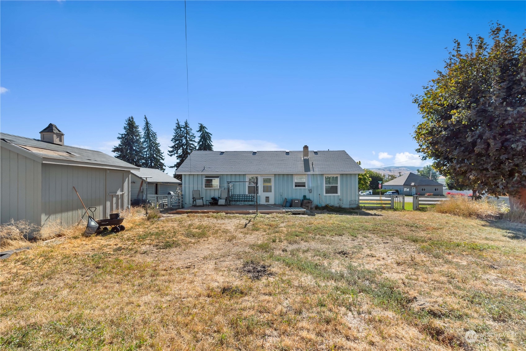 223 & 219 W Walnut Street