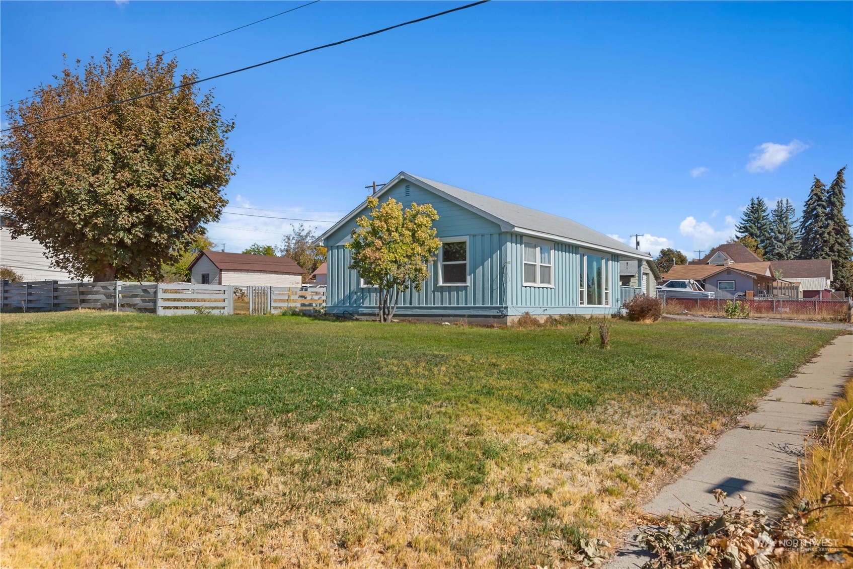 223 & 219 W Walnut Street