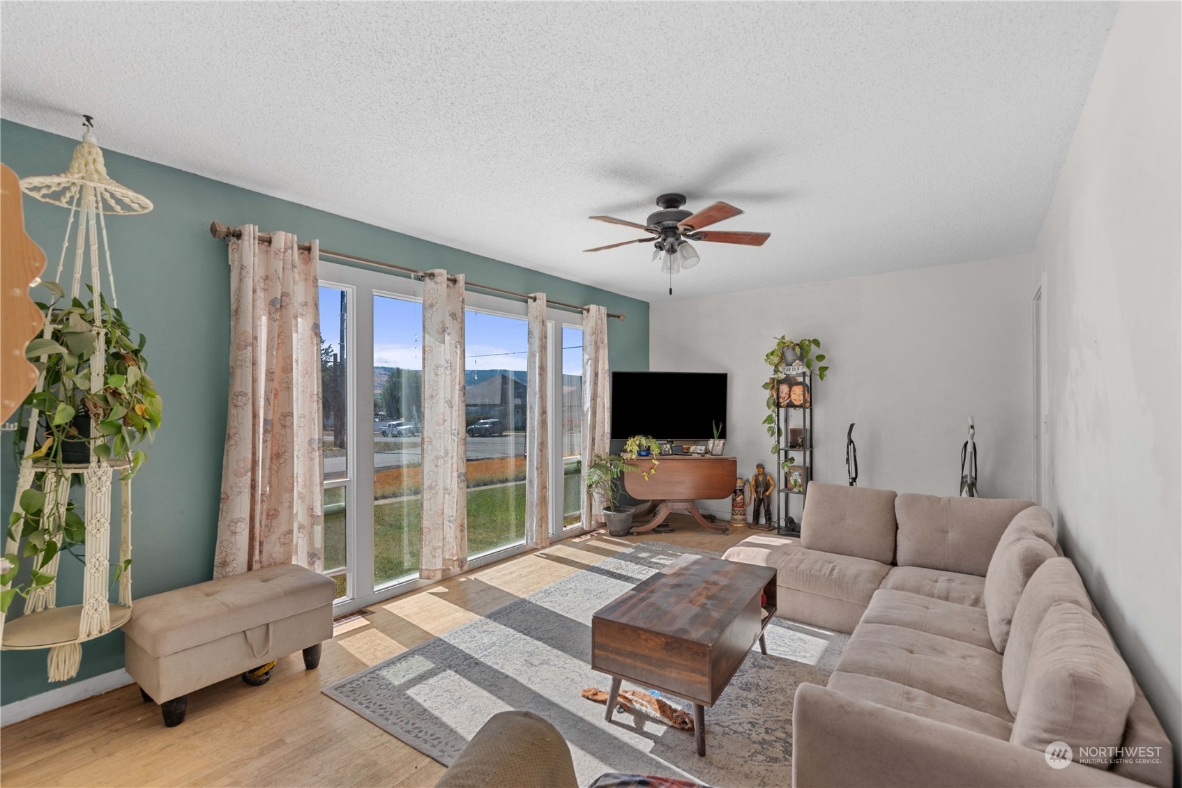 223 & 219 W Walnut Street