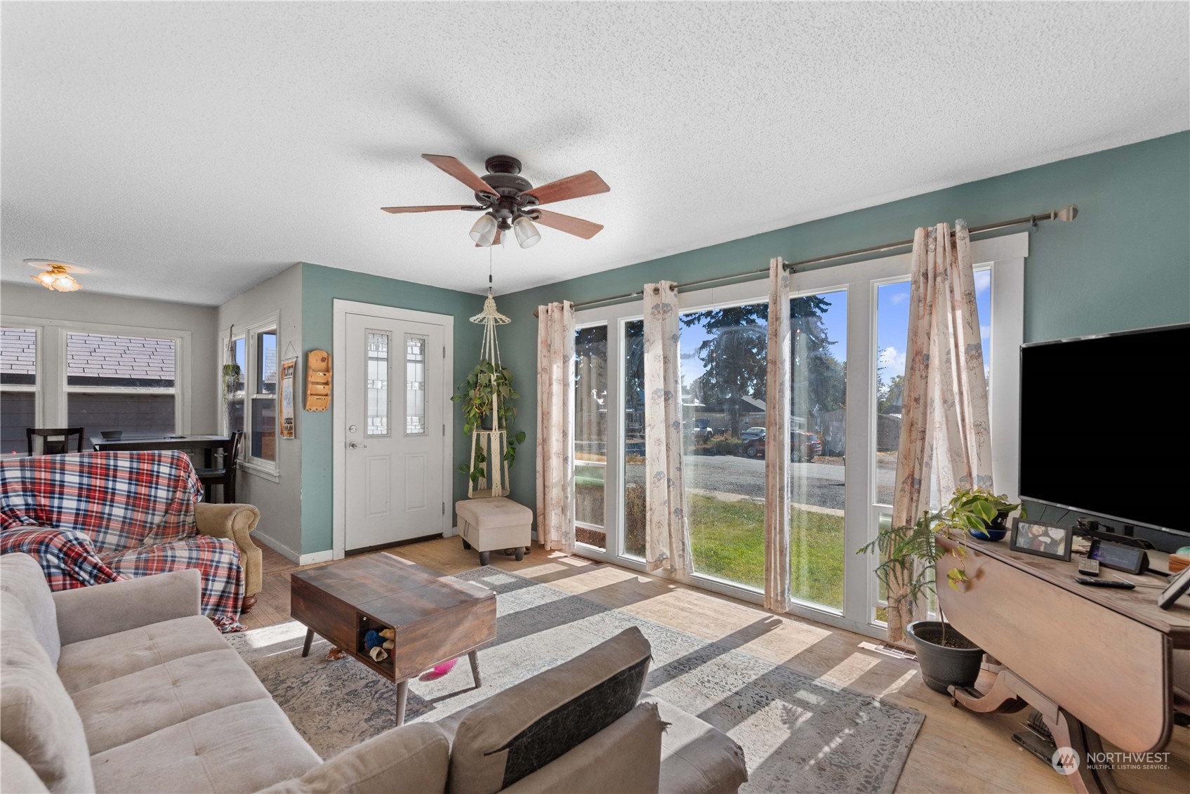 223 & 219 W Walnut Street