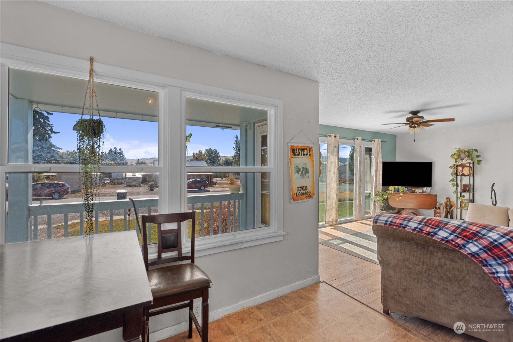 223 & 219 W Walnut Street