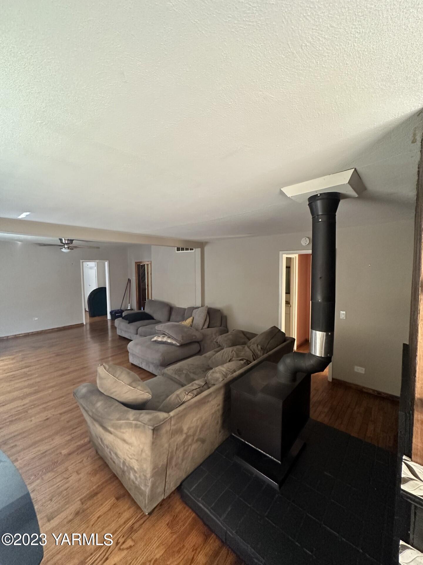 1205 S 15th Ave