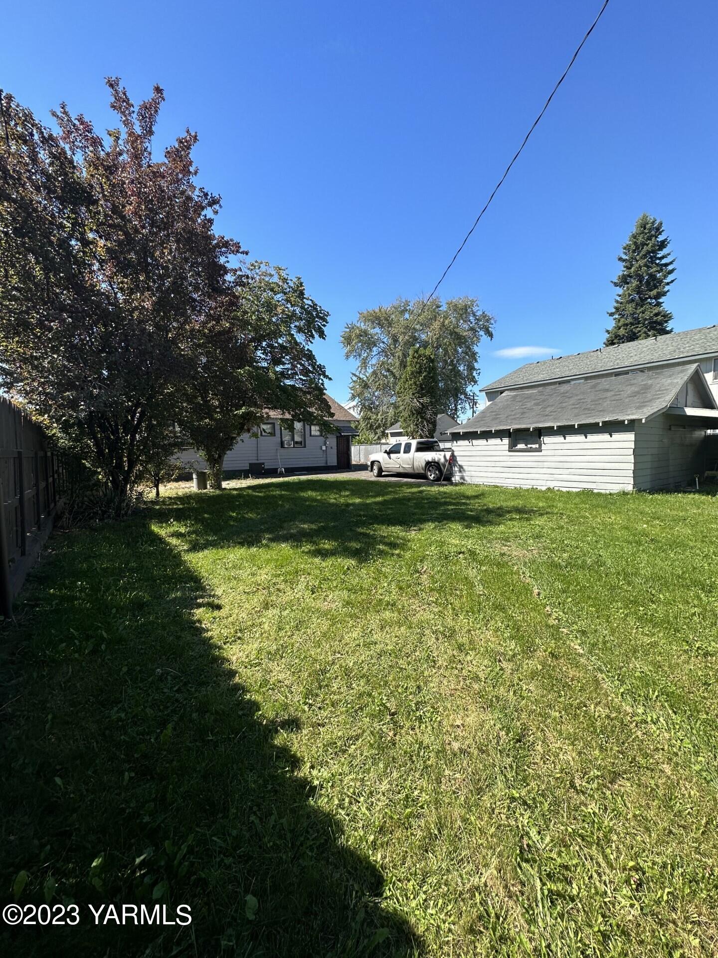 1205 S 15th Ave