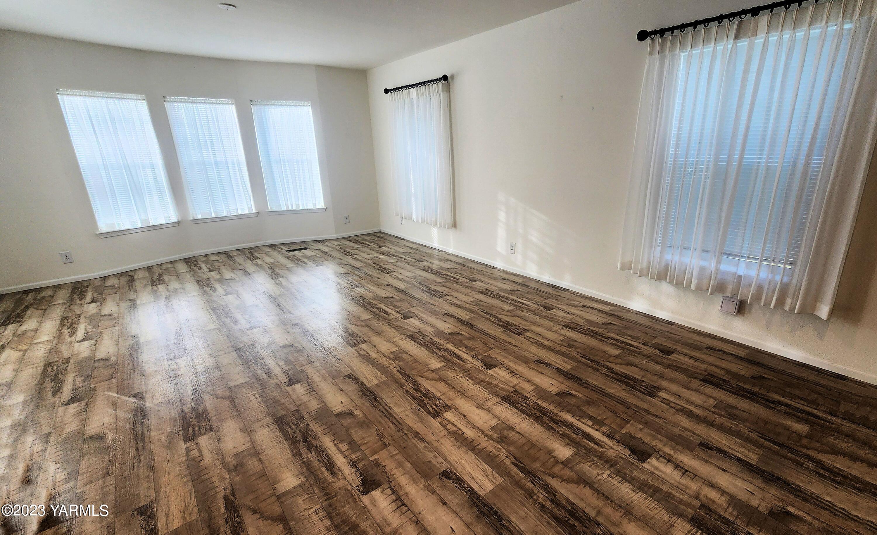 55 W Washington Ave Unit: 154