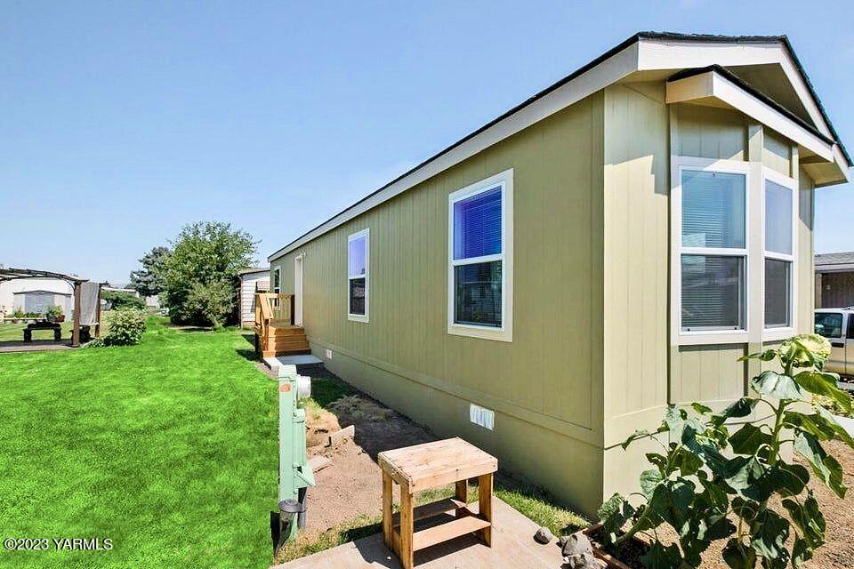 55 W Washington Ave Unit: 154