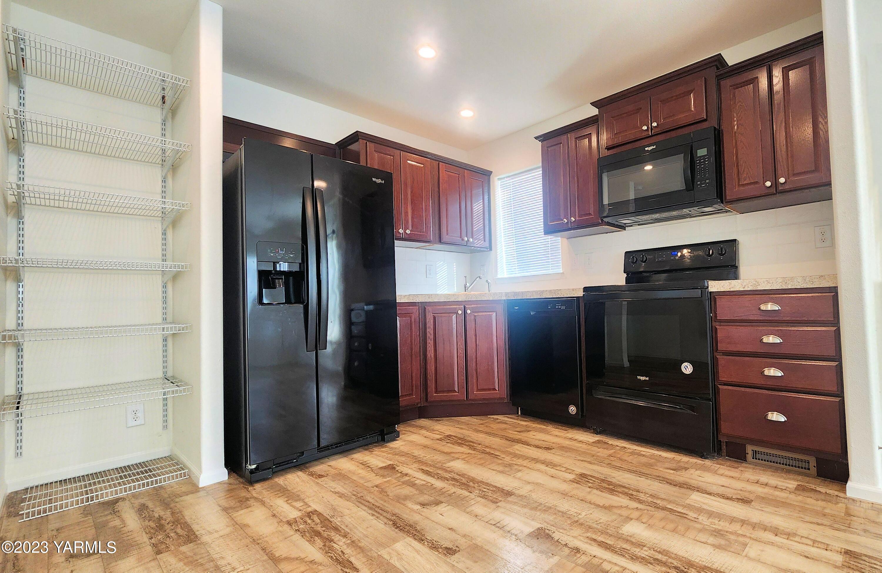 55 W Washington Ave Unit: 154