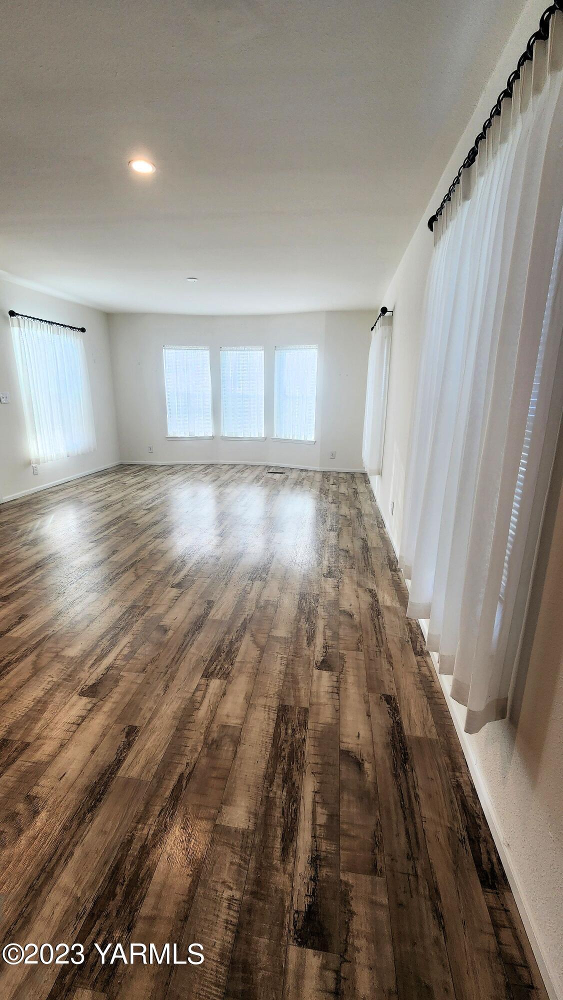 55 W Washington Ave Unit: 154