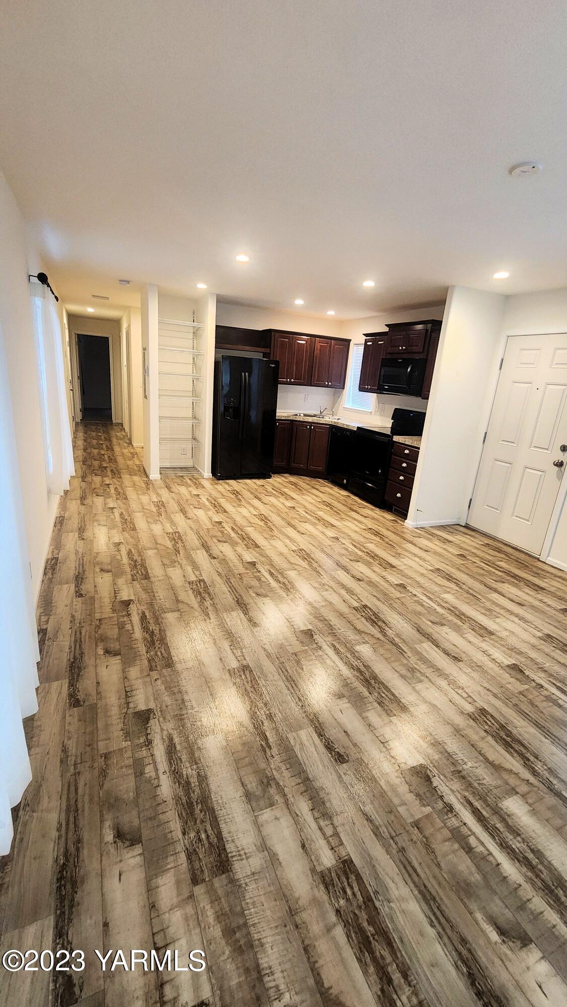 55 W Washington Ave Unit: 154