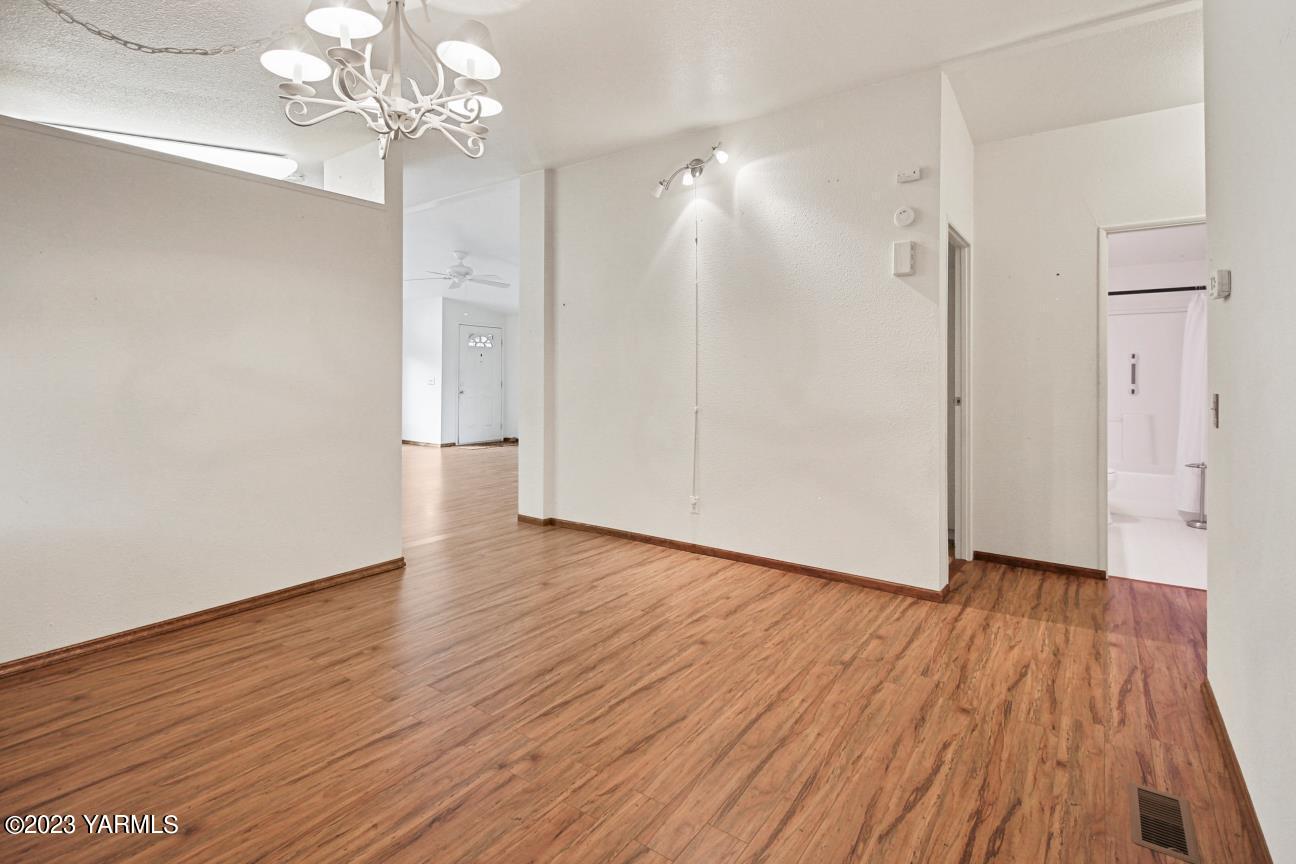 18 W Washington Ave Unit: 128