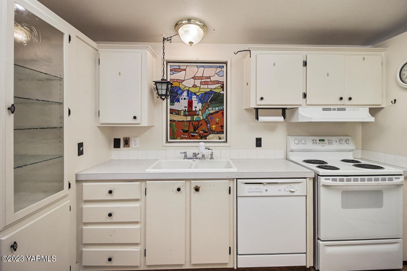 18 W Washington Ave Unit: 128