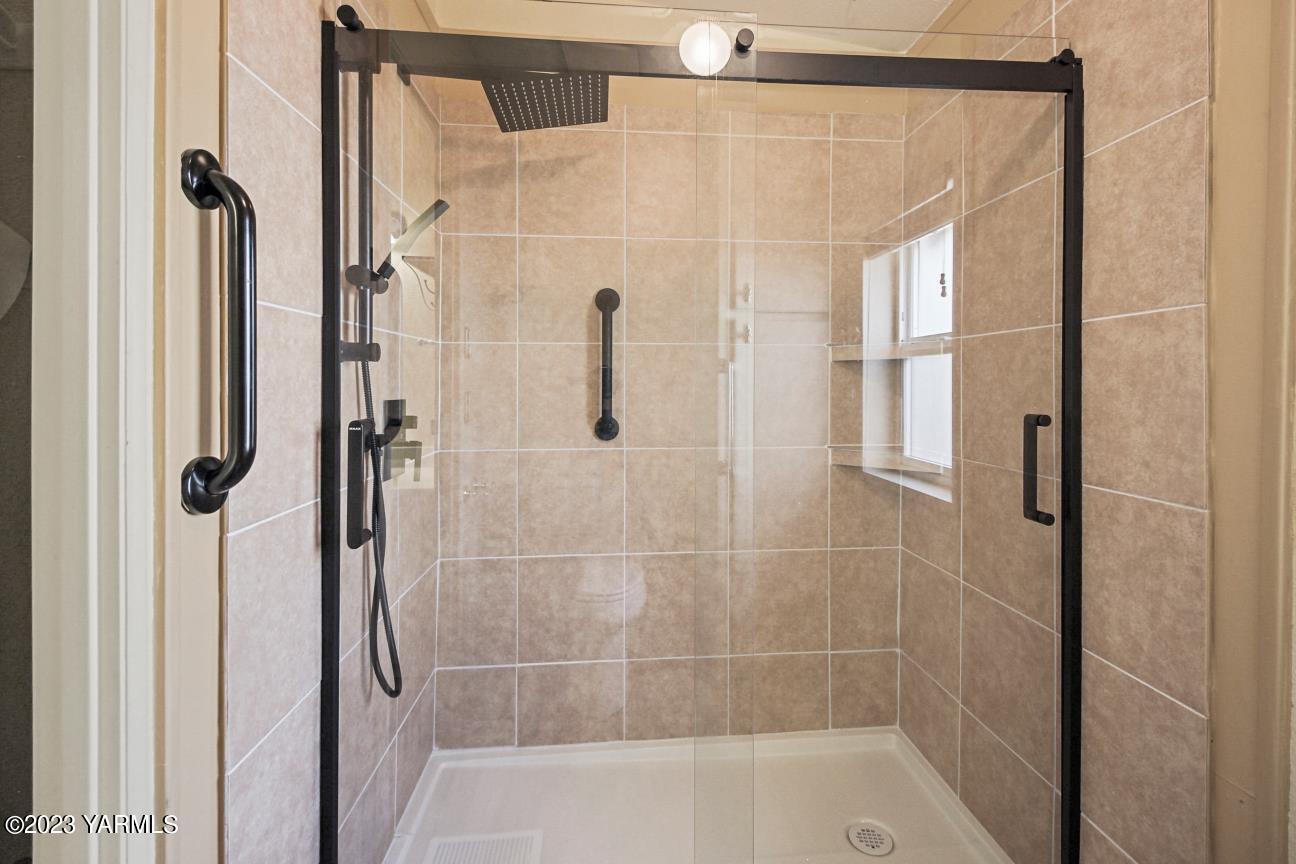 18 W Washington Ave Unit: 128