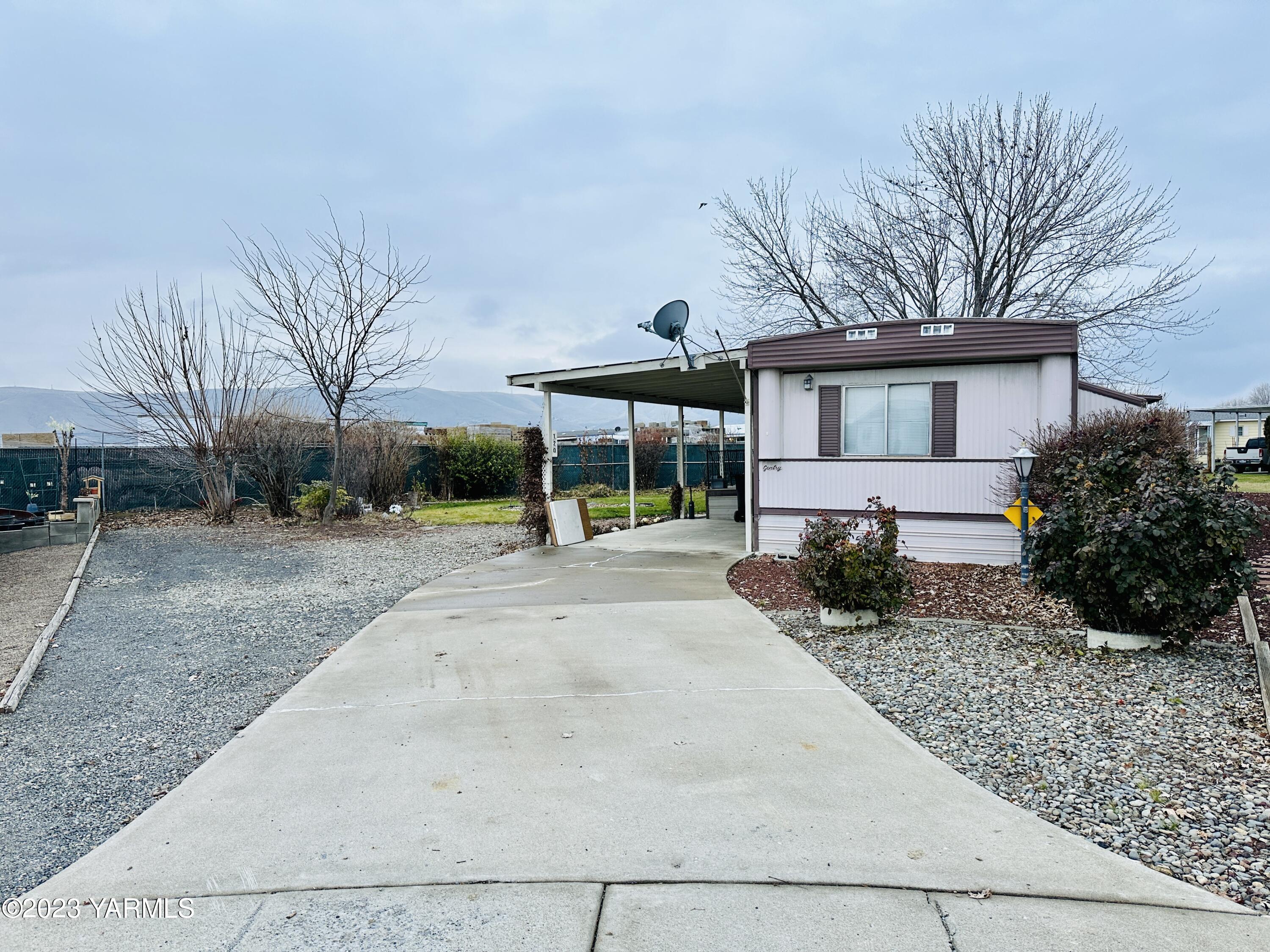 18 W Washington Ave Unit: 120