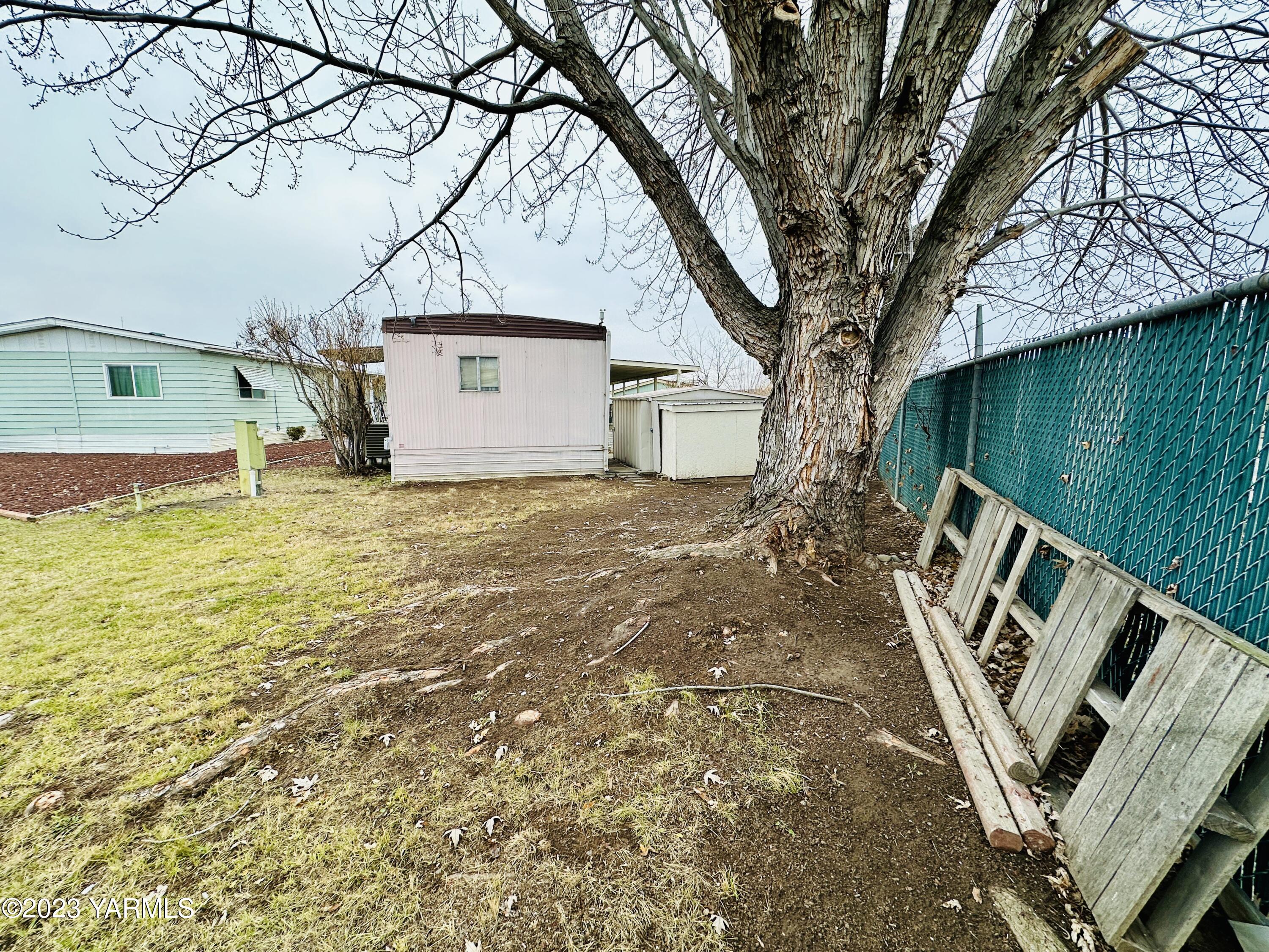 18 W Washington Ave Unit: 120