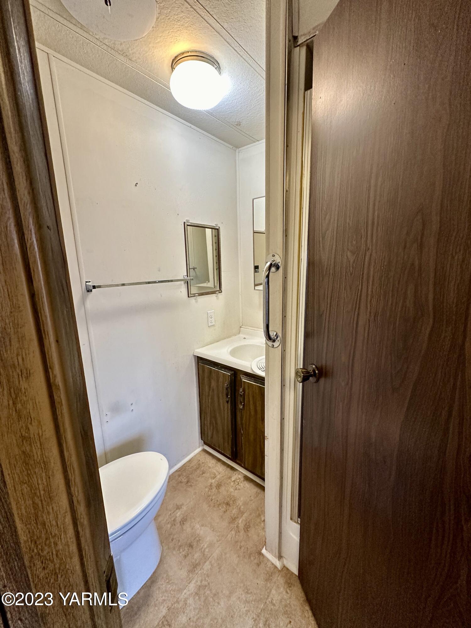 18 W Washington Ave Unit: 120