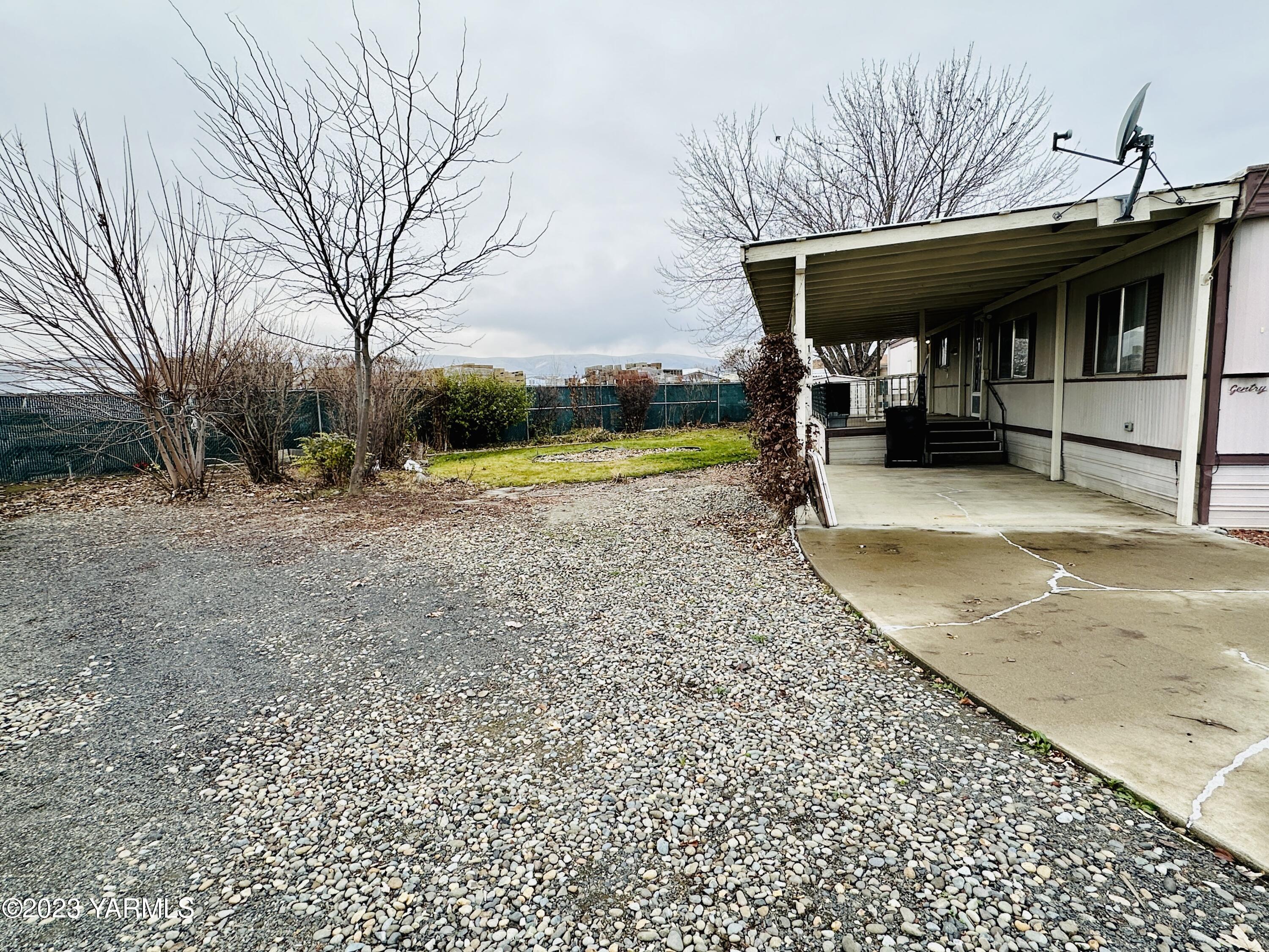 18 W Washington Ave Unit: 120