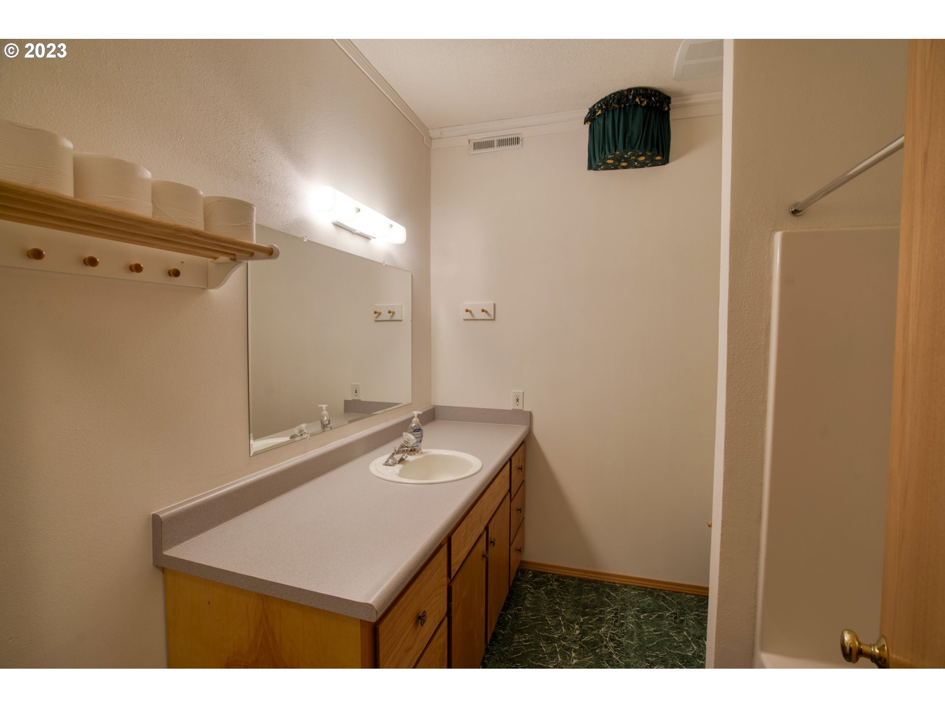 150 HAWKS WIND RD