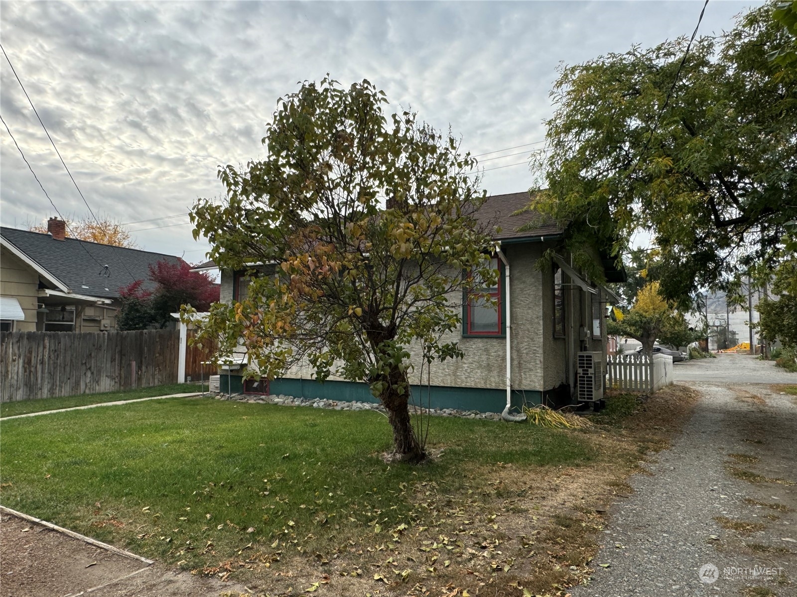 1011 14th Avenue
