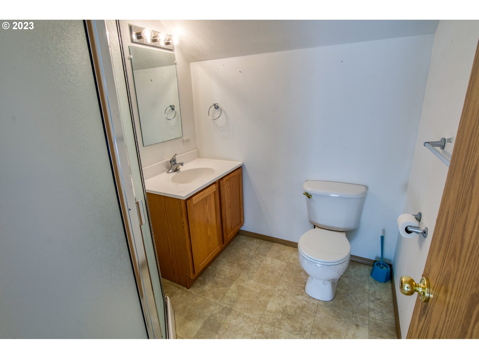 566 Woodland RD