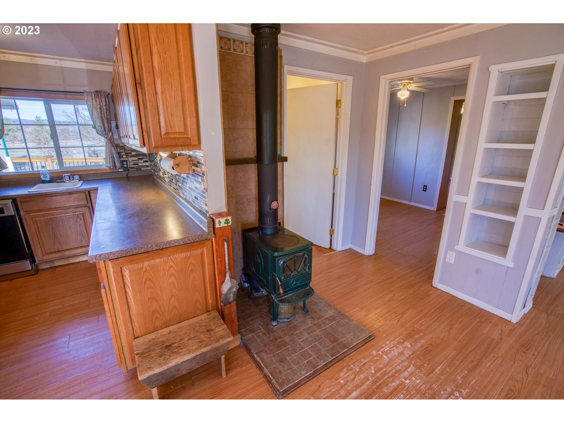 566 Woodland RD