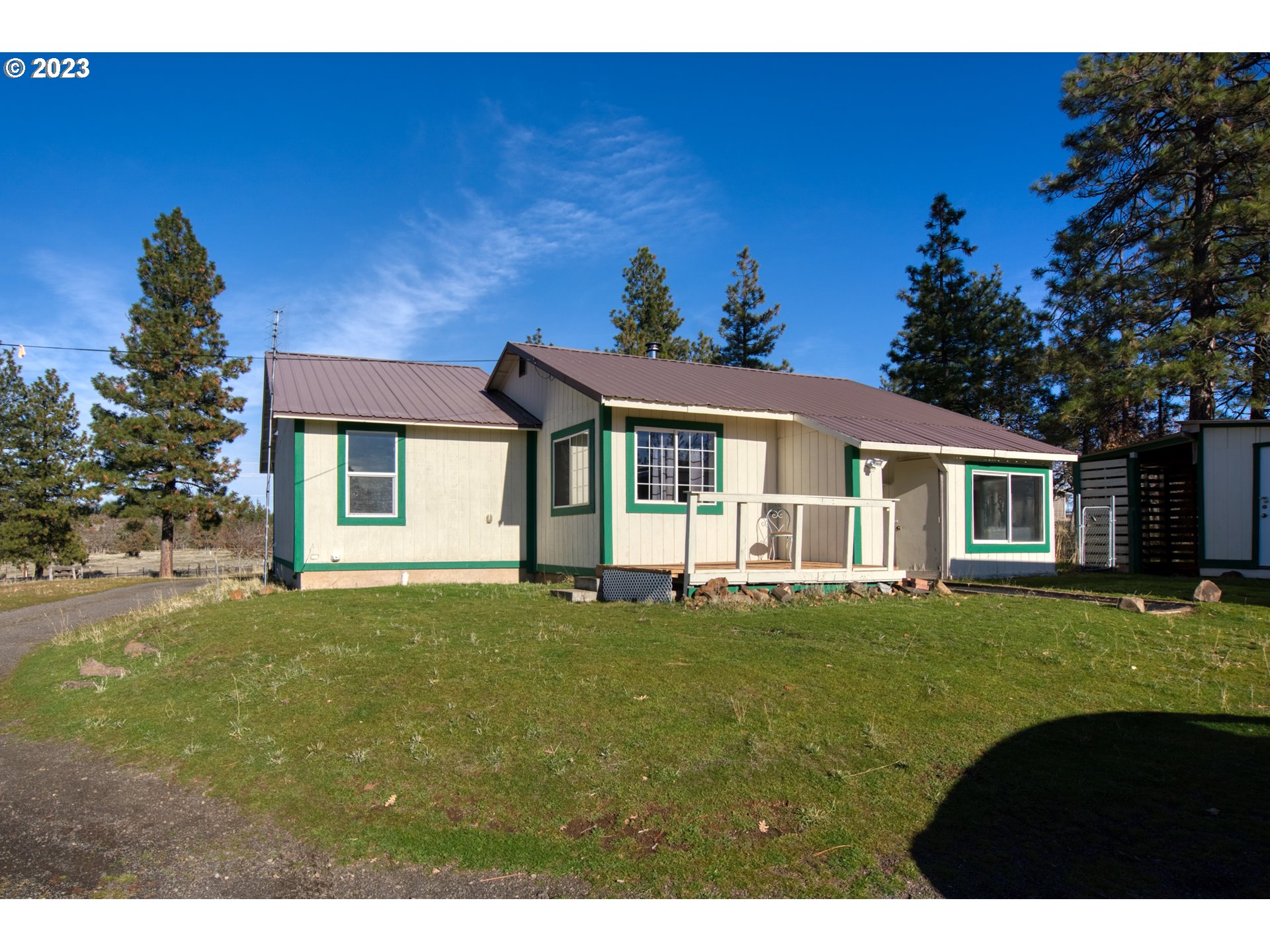 566 Woodland RD