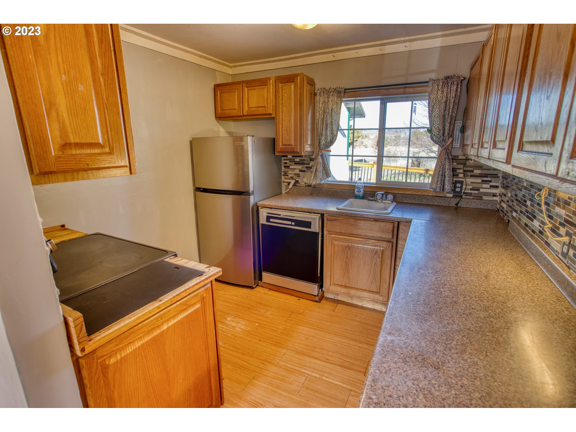 566 Woodland RD