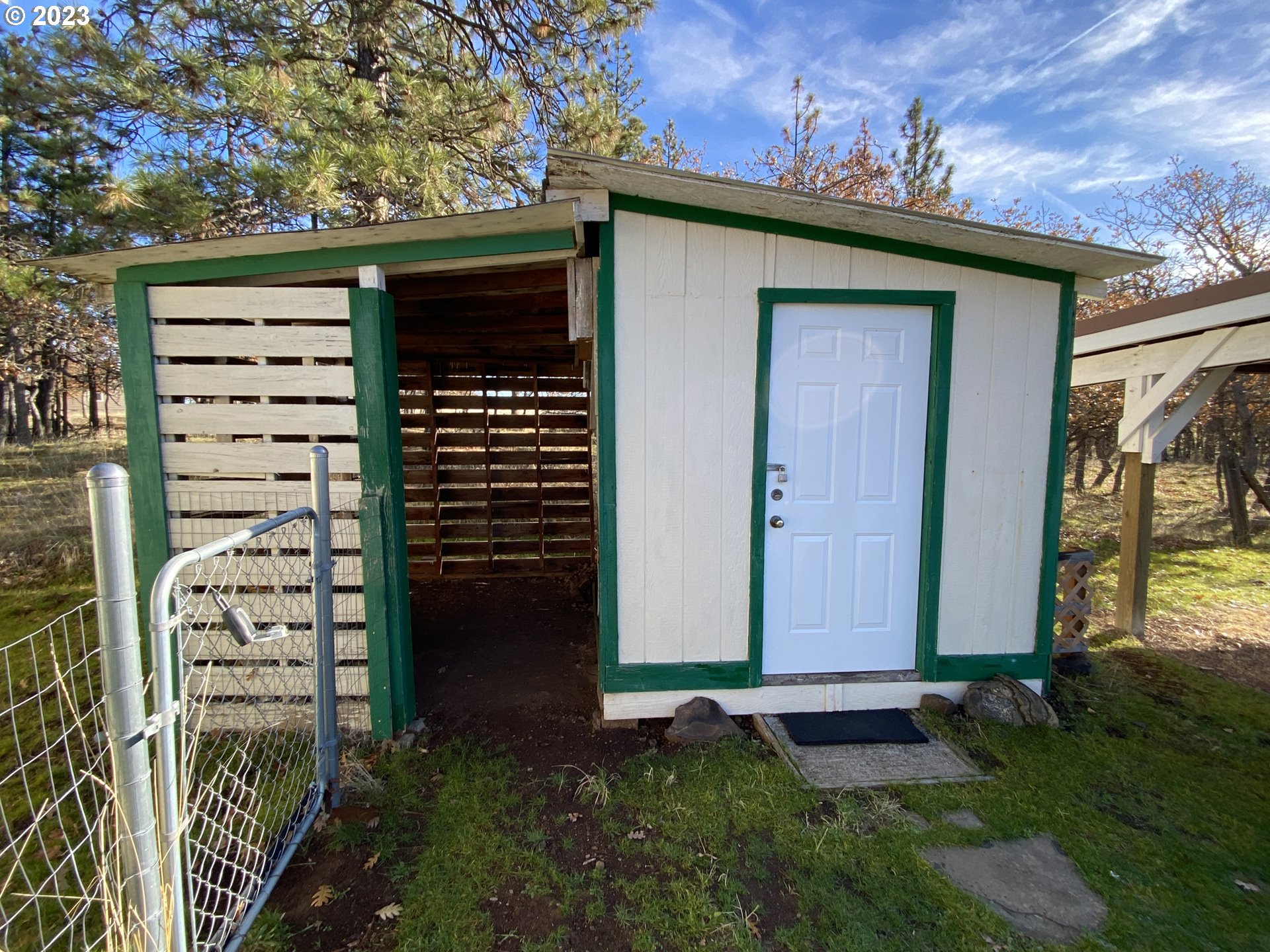 566 Woodland RD